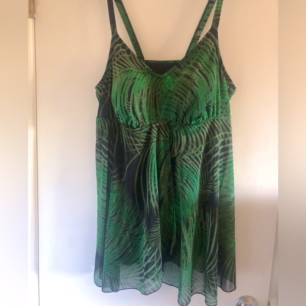 Lane Bryant Tropical print one piece women’s bathing suit. Worn once. Size 18.